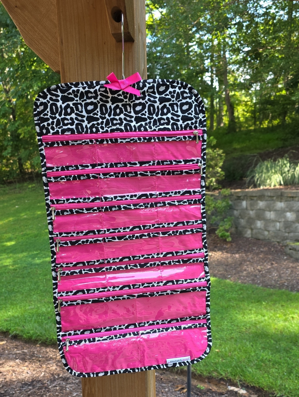 Cosmetic Bag Identification